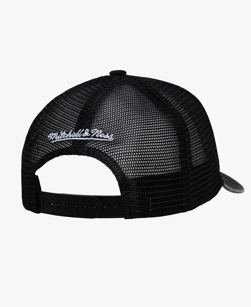 Mitchell & Ness Men's and Women's Black San Francisco Giants Gameday Adjustable Trucker Hat
