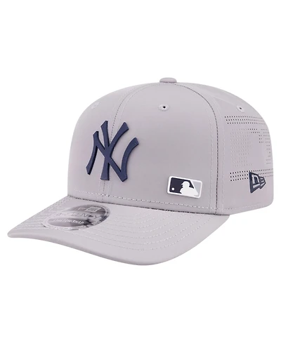 New Era Men's Gray New York Yankees Laser Perforated 9SEVENTY Adjustable Hat