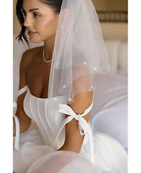 Untamed Petals Women's Lucky in Love Mini Veil