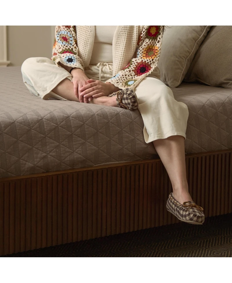 Minnetonka Women's Cally Patterned Slippers