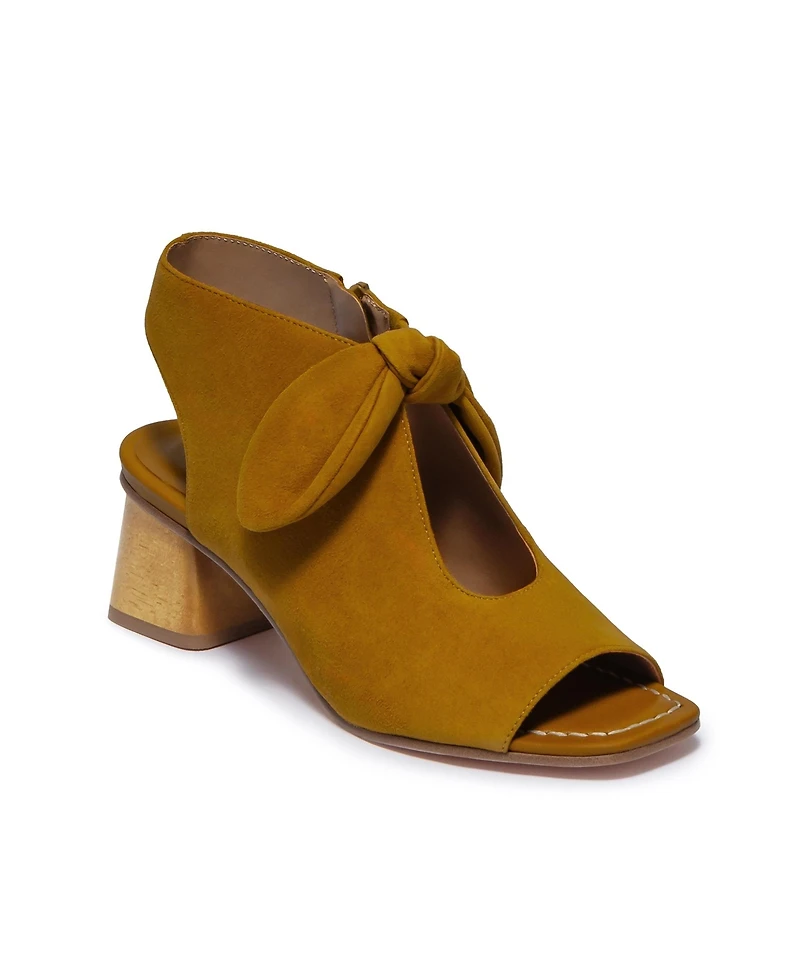 Bernardo Footwear Women's Lizzie Heel