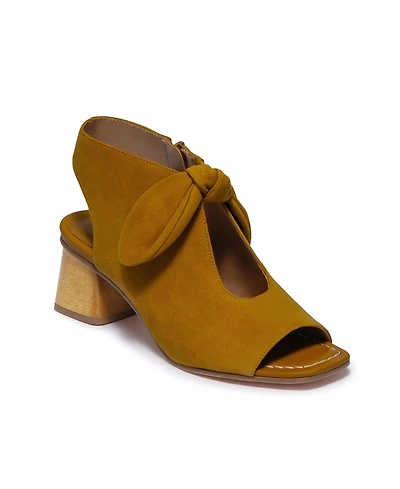Bernardo Footwear Women's Lizzie Heel