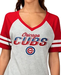 G-iii 4Her by Carl Banks Women's Heather Gray Chicago Cubs Goal Line Raglan V-Neck T-Shirt