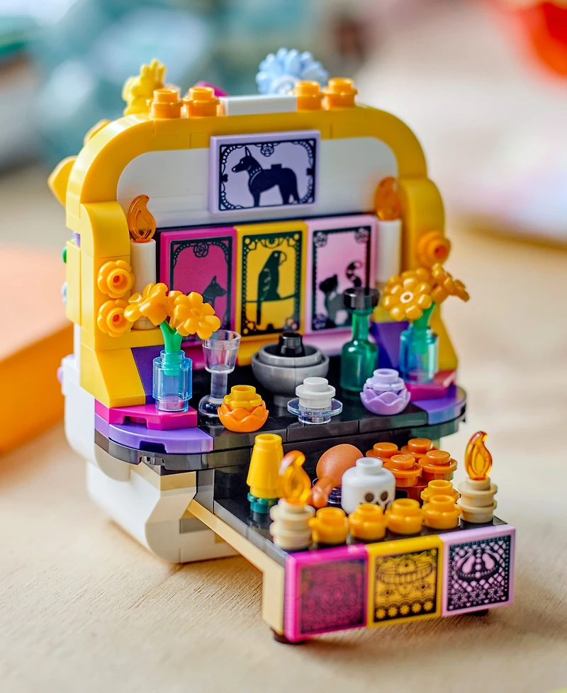 Lego Dia De Los Muertos Altar of the Dead 40811 231-Piece Building Set, Ages 9+