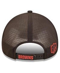 New Era Men's Brown Cleveland Browns 2026 Sideline Apex 9FORTY Adjustable Trucker Hat