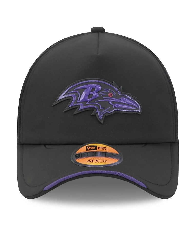 New Era Men's Baltimore Ravens 2026 Sideline Apex 9FORTY Adjustable Trucker Hat