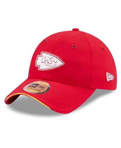 New Era Men's Red Kansas City Chiefs 2026 Sideline Casual Classic Adjustable Hat