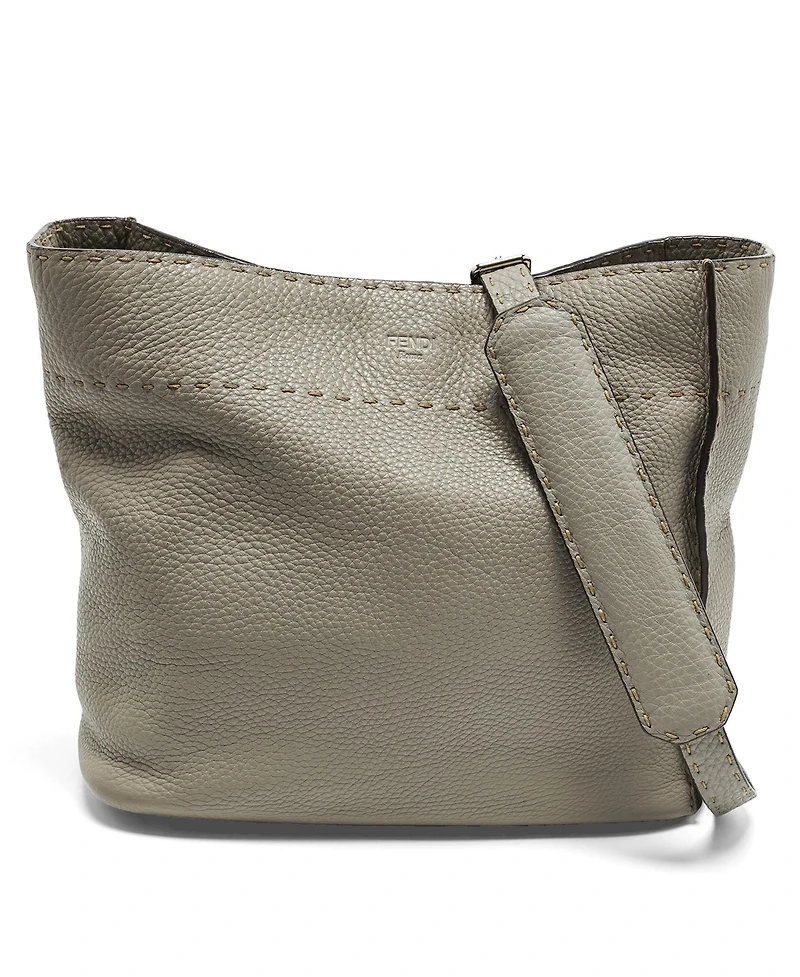Pre-Owned Fendi Women's Anna Selleria Leather Bucket Bag
