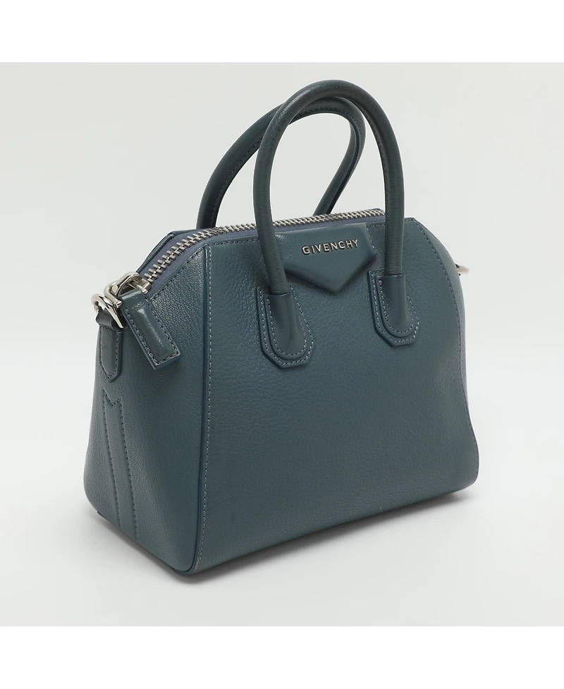 Pre-Owned Givenchy women's Leather Shoulder Bag