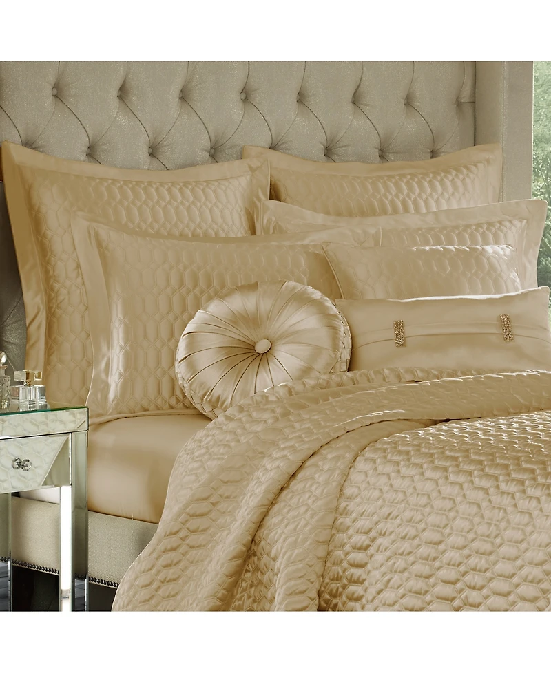 J Queen New York Satinique Quilted Quilt, King