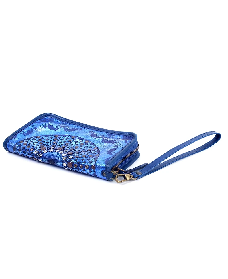 Old Trend Mola Leather Clutch