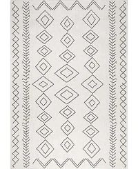 nuLoom Serna OWDN23A Ivory 5'3" x 7'6" Outdoor Area Rug