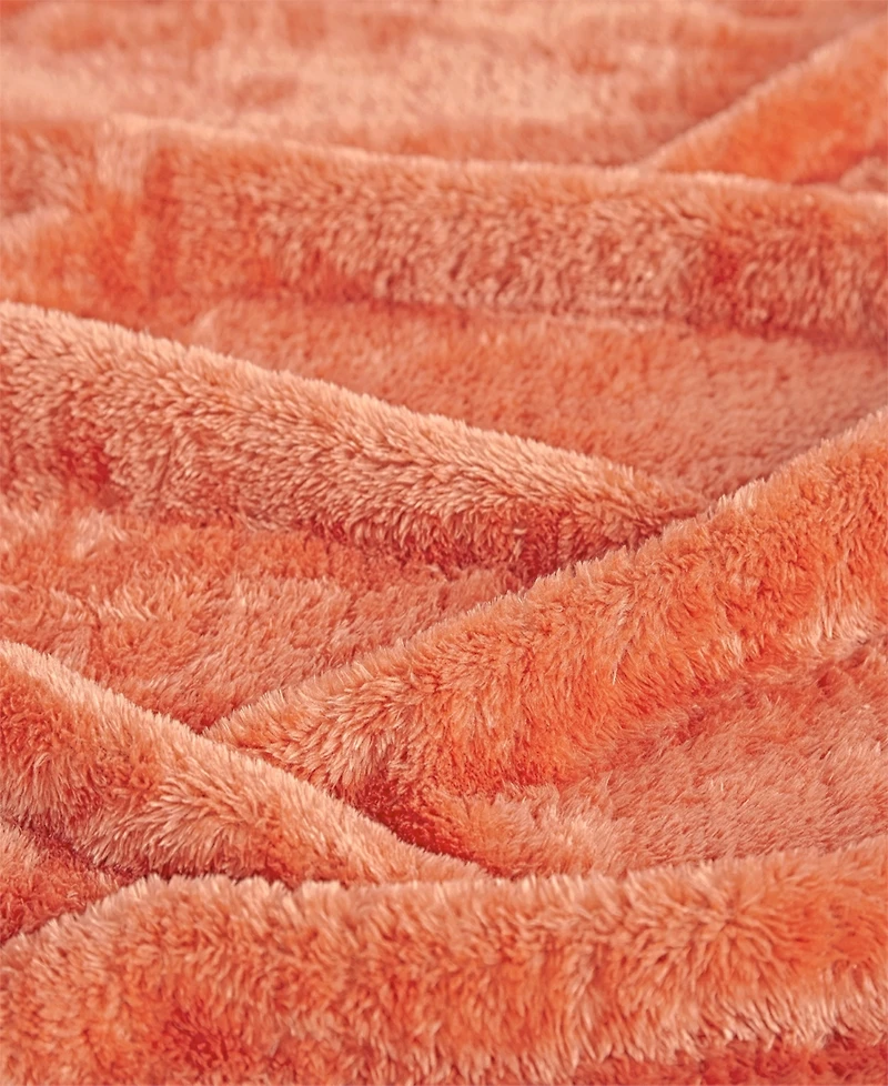 Superior Wrinkle Resistant Plush Fleece Blanket