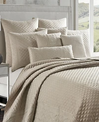 J Queen New York Lyndon Coverlet, Full/Queen