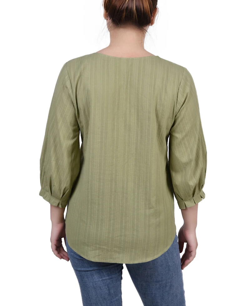 Petite 3/4 Sleeve Button Placket Jacquard Blouse