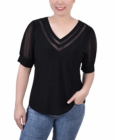 Petite Short Puff Sleeve V-neck Top