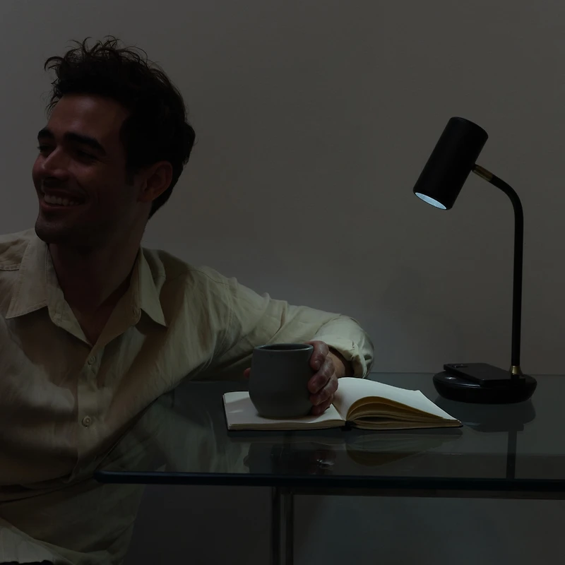 Ezra 16.5" Led Table Lamp with Wireless Charging Pad and Rotating Shade