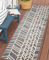 Liora Manne' Cove Chevron 1'11" x 7'6" Runner Outdoor Area Rug