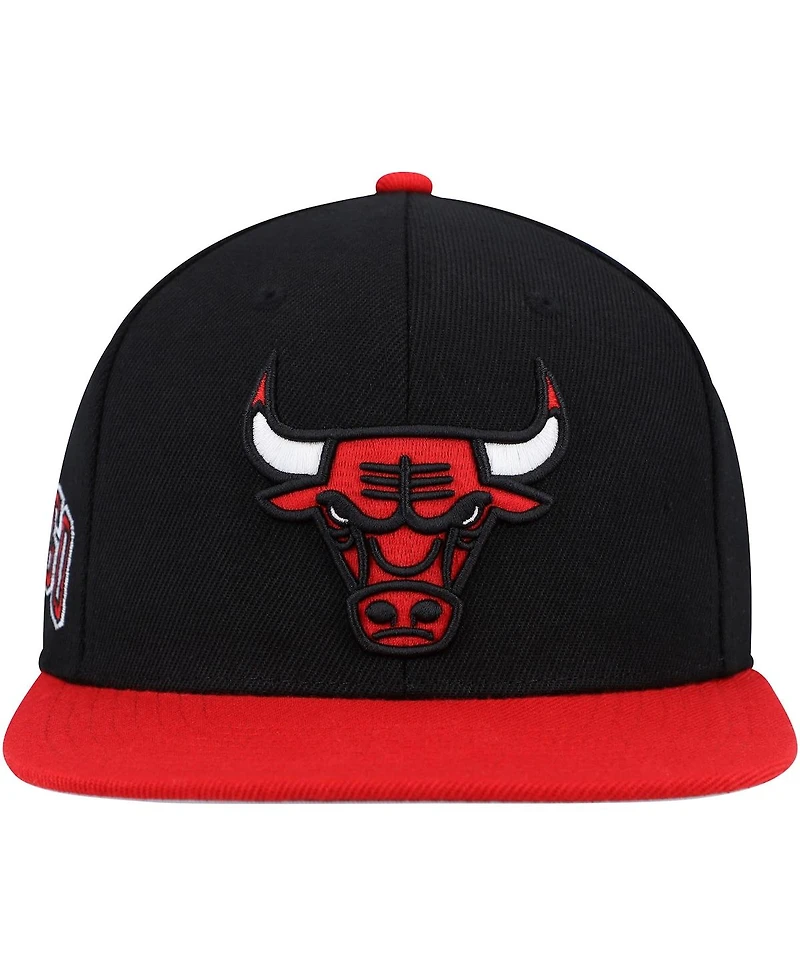 Men's Mitchell & Ness Black, Red Chicago Bulls Side Core 2.0 Snapback Hat