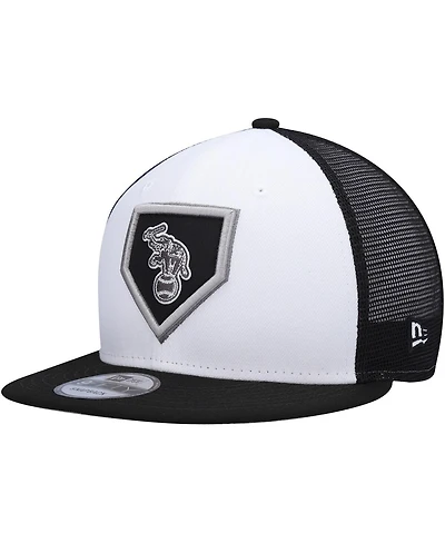 Men's New Era White, Black Oakland Athletics 2022 Clubhouse Trucker 9FIFTY Snapback Hat