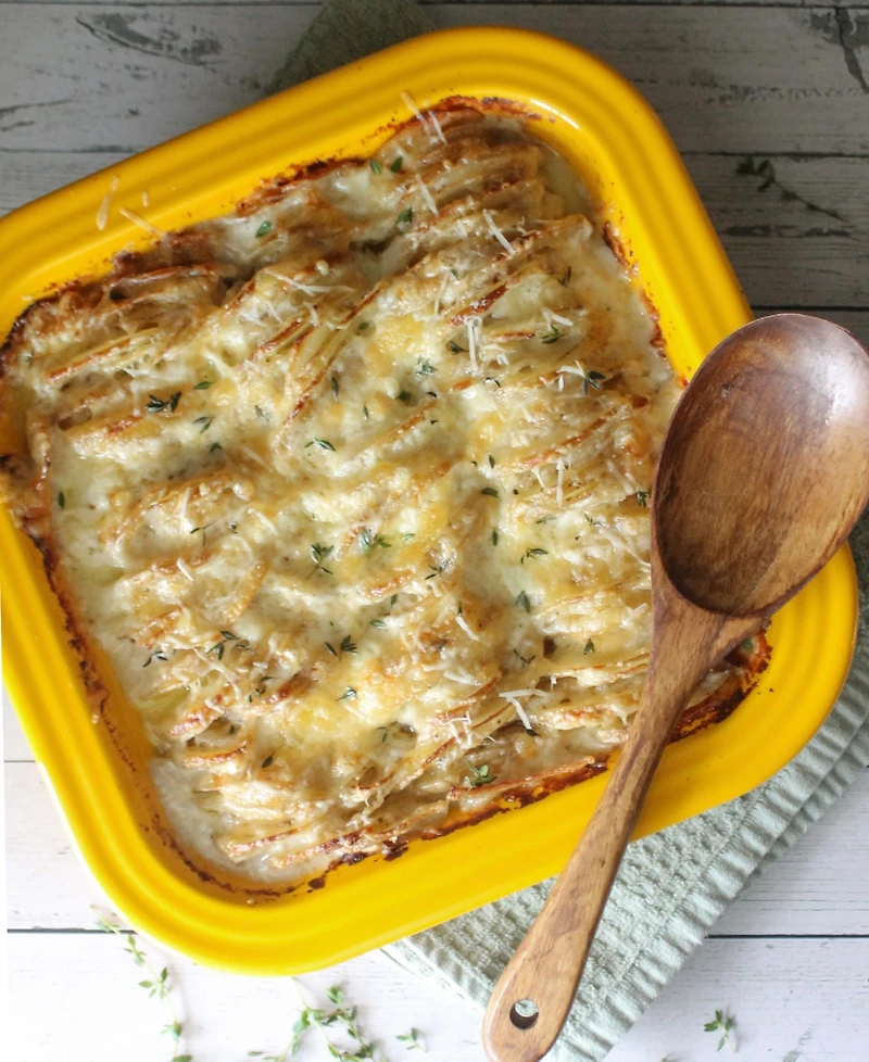 Fiesta Square Baker 9" x