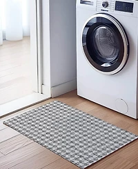 Dalyn Hinton Washable HN1 1'8" x 2'6" Area Rug