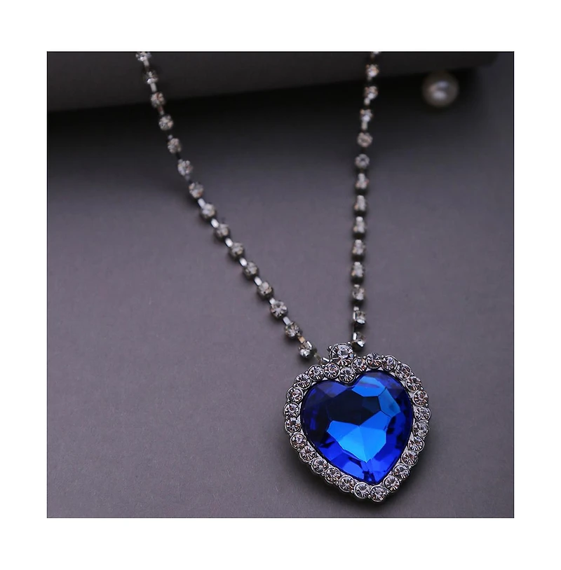 Sohi Women's Blue Heart Stone Pendant Necklace