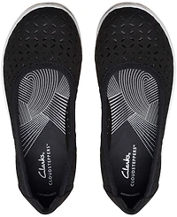 Clarks Women's Cloudsteppers Breeze Roam Perfed Flats