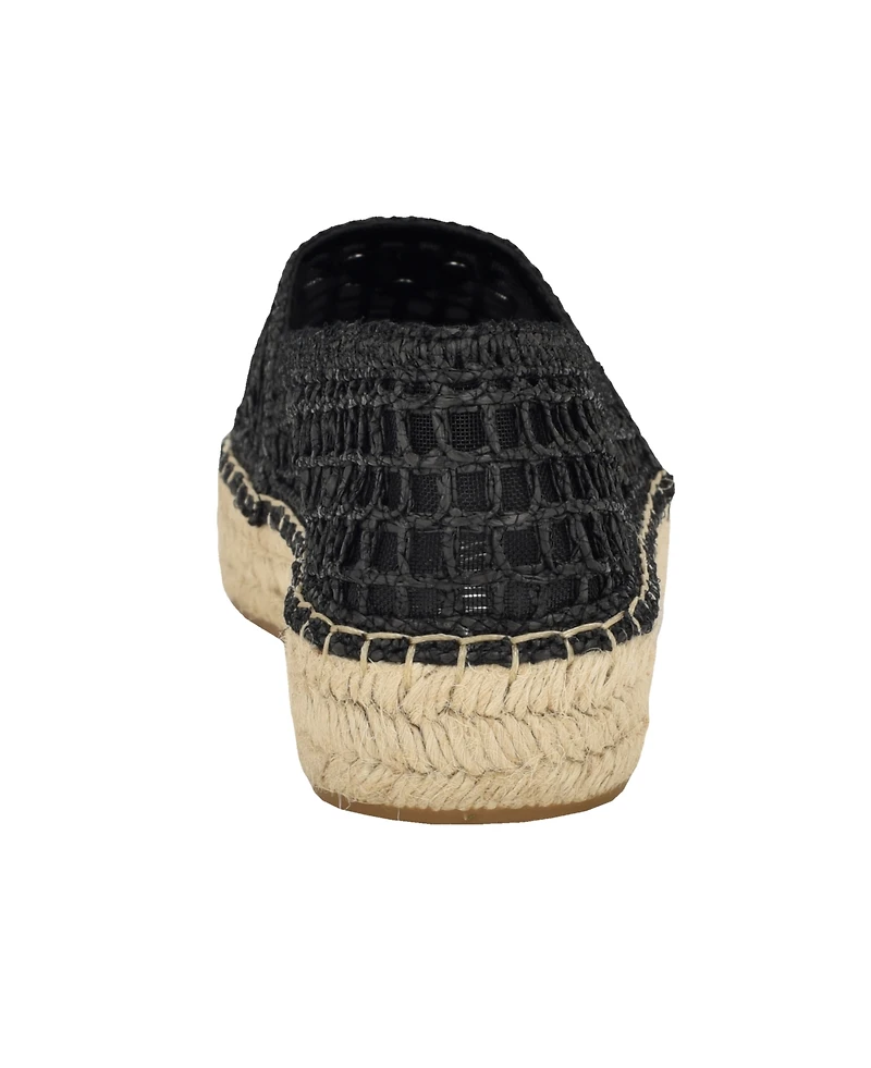 Guess Women's Mones Closed Toe Jute Mesh Upper Casual Espadrille Flats