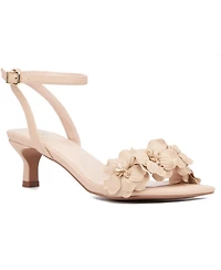 Women's Gwendolyn Kitten Heel