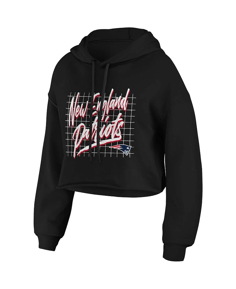 Women's Wear by Erin Andrews Black New England Patriots Domestic Cropped Pullover Hoodie