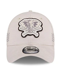 Men's New Era Cream Oakland Athletics 2024 Clubhouse 39THIRTY Flex Fit Hat