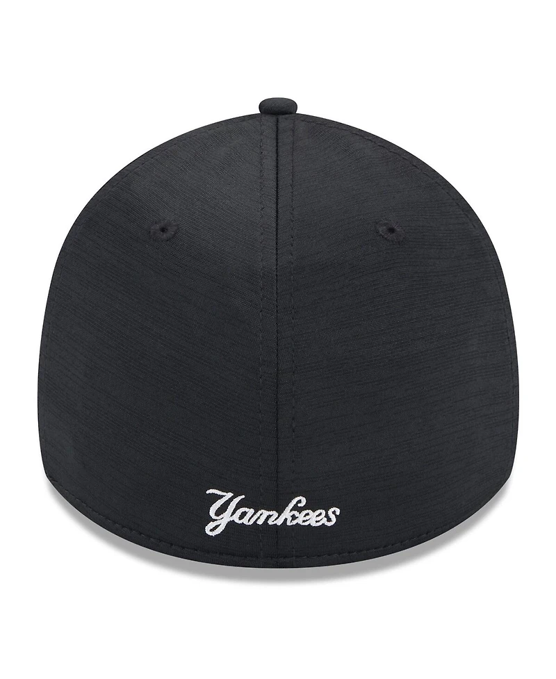 Men's New Era Black New York Yankees 2024 Clubhouse 39THIRTY Flex Fit Hat