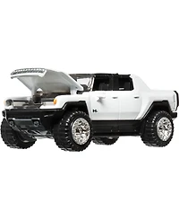 Hot Wheels Pull-Back Speeders Toy Car in 1:43 Scale, Pull Car Backward and Release to Race