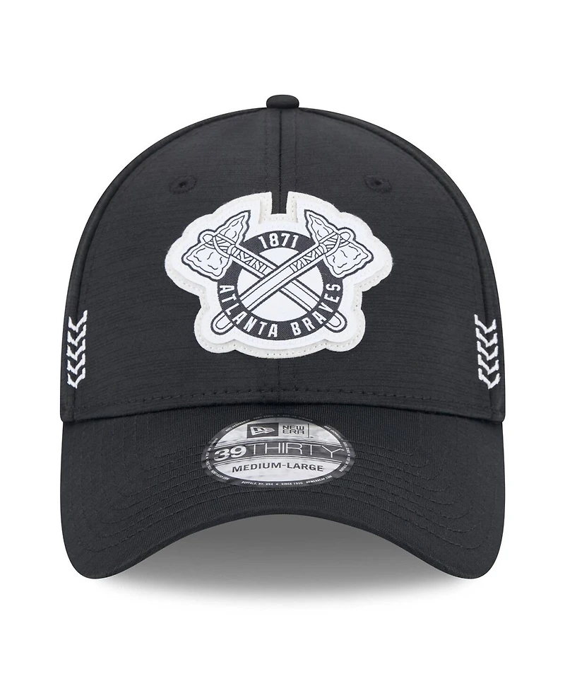 Men's New Era Black Atlanta Braves 2024 Clubhouse 39THIRTY Flex Fit Hat