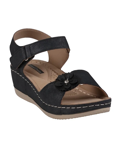 Gc Shoes Women's Maxwell Flower Detail Wedge Sandals