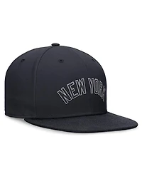 Men's Nike Navy New York Yankees Evergreen Performance Fitted Hat