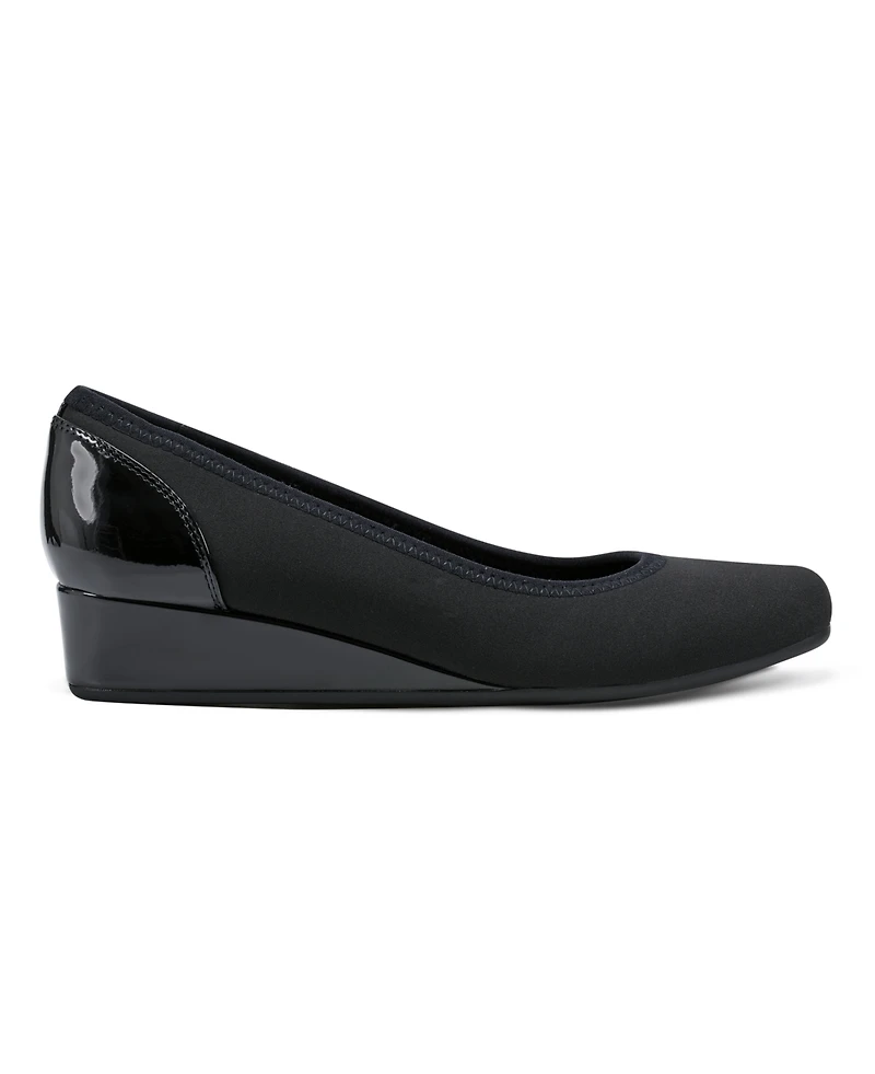 Easy Spirit Women's Gwenyth Low Wedge Pumps