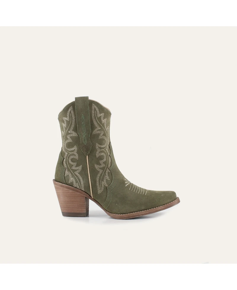 Buck & Brana Brooke Leather Cowgirl Boots - Stylish Western Footwear Comfort