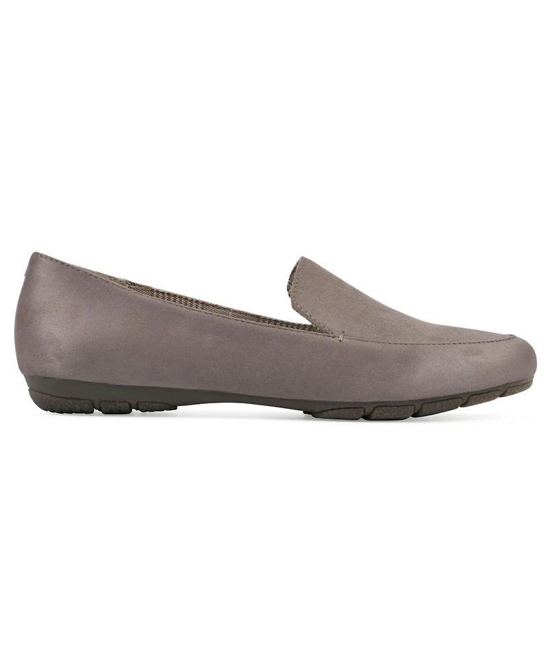 Cliffs by White Mountain Women's Gallant Moc Loafers