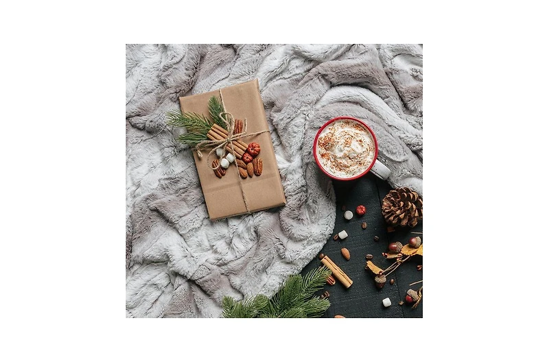 Chanasya Premium Faux Fur Ombre Throw Blanket - Super Soft, Lightweight Minky with Fuzzy Sherpa Side 50" x 65” Gray