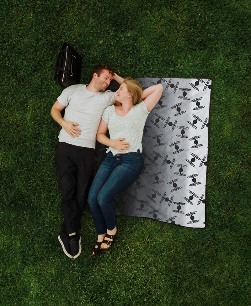 Oniva Star Wars Darth Vader Impresa Picnic Blanket, 60" x 50"