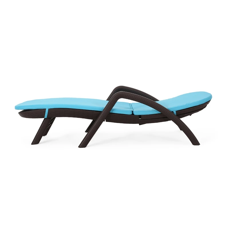 Plush Chaise Lounge: The Ultimate Relaxation Haven