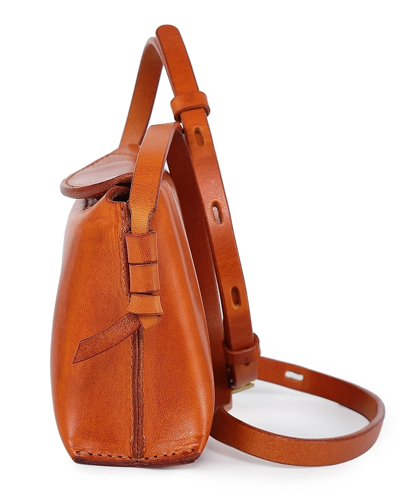 Old Trend Snapper Vintage Crossbody Bag
