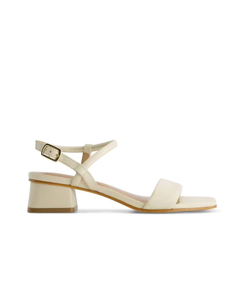 Bernardo Footwear Josei Low Heel Sandal