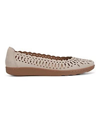 Earth Women's Luna Cutout Ballet Flats