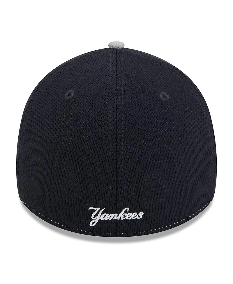 New Era Men's Navy/Gray New York Yankees 2025 Mlb Clubhouse 39THIRTY Flex Hat