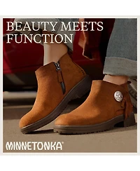 Minnetonka Women's Joyelle Button Accent Ankle Boots