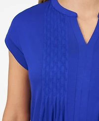 Cable & Gauge Women's Diamond Embrodered Henley T-Shirt