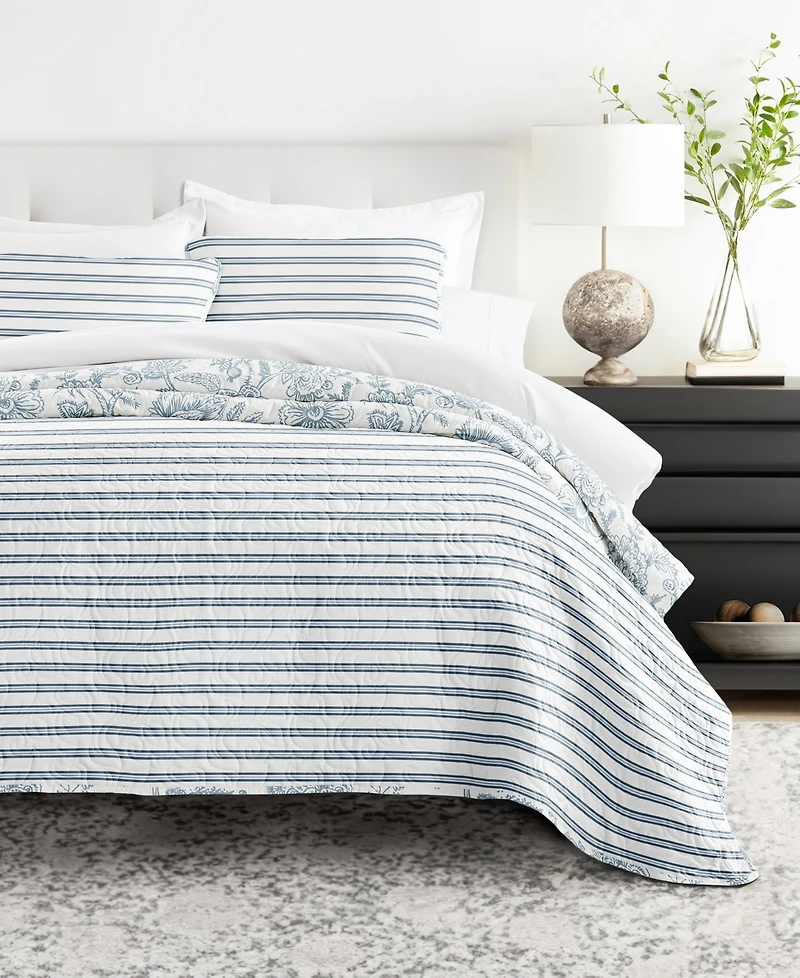 ienjoy Home Jacobean and Stripe Reversible -Pc. Lightweight Quilt Set